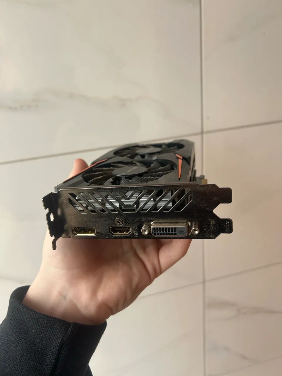 GTX 1050. 2G GIGABYTE - Foto 3