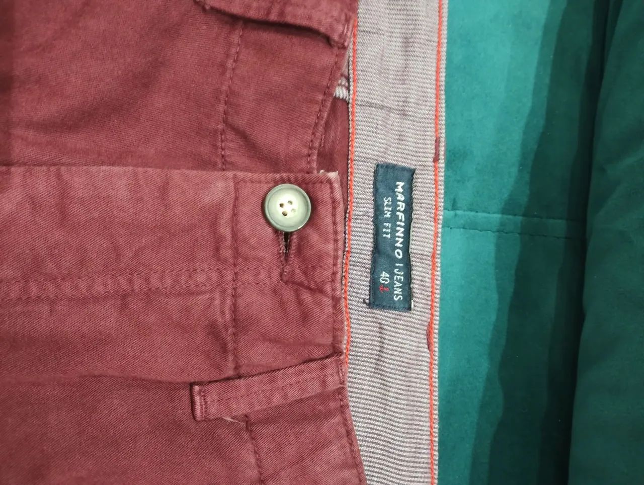 Calça sarja vinho slim fit 42 - Foto 3