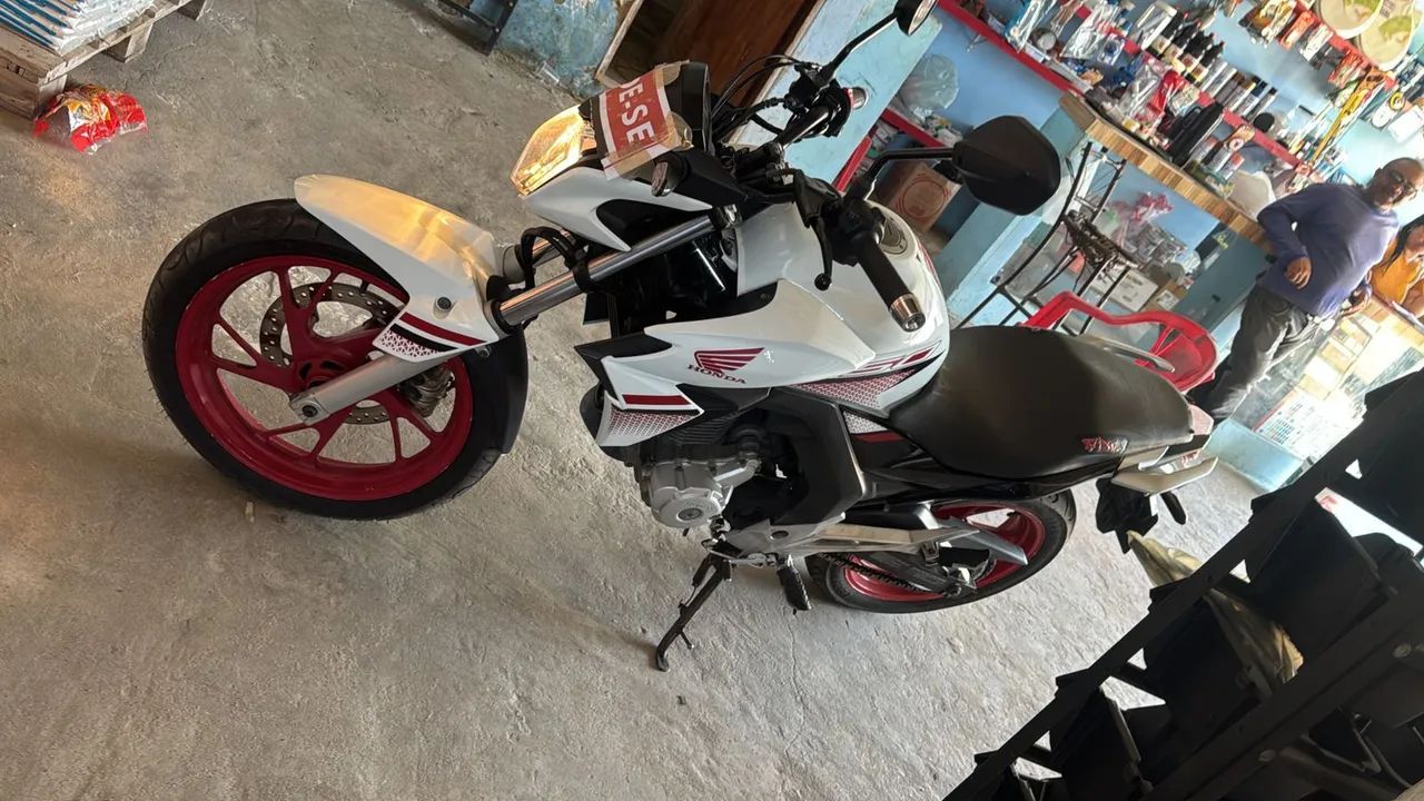 Vendo Honda CB Twitter 250 cilindrada - Foto 2