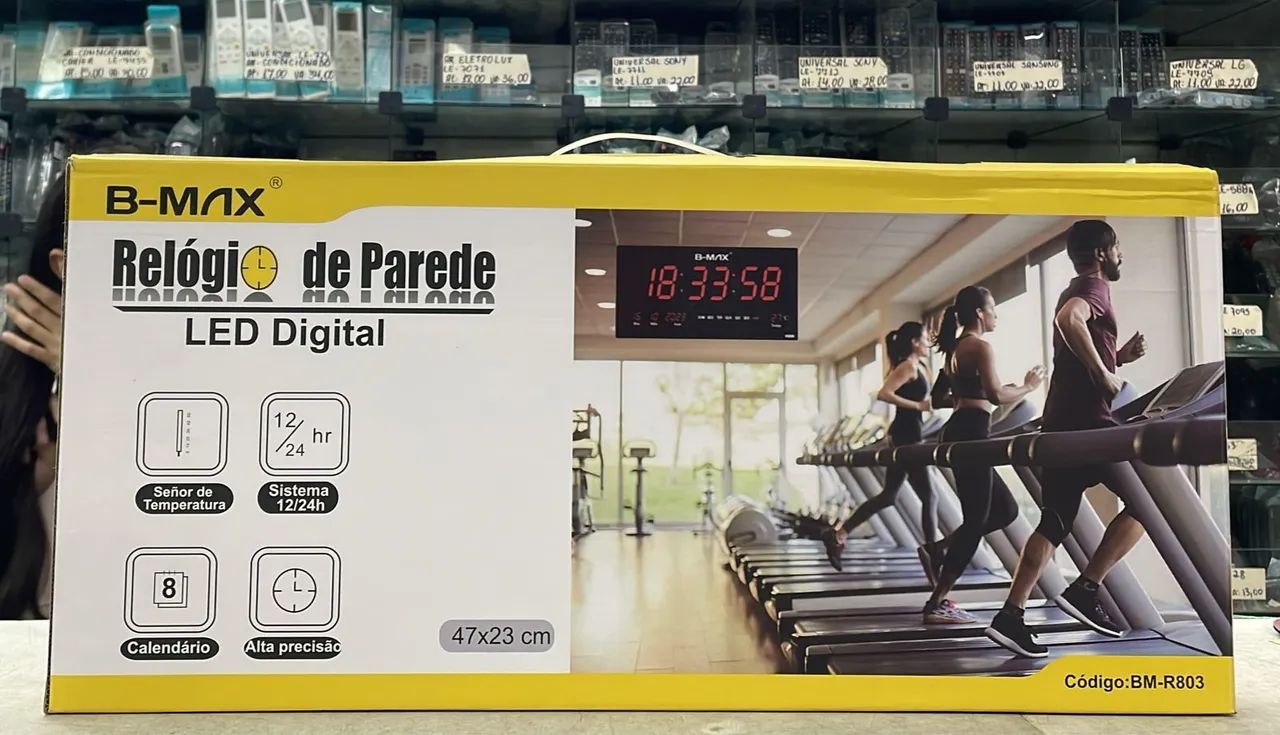 Relógio digital de parede 