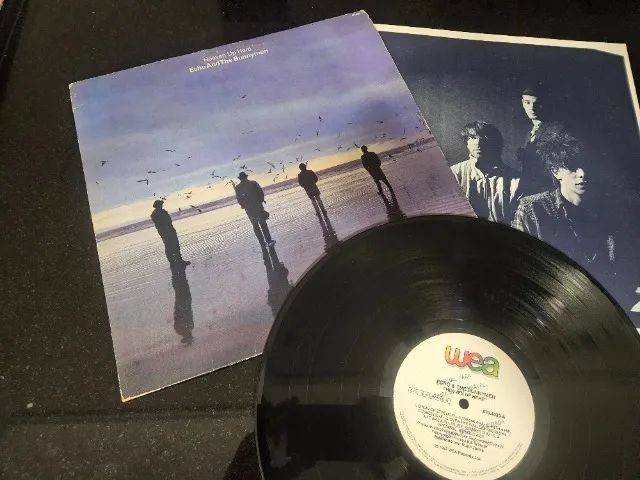 LP disco de vinil Echo & the Bunnymen - Heaven Up Here (1981)