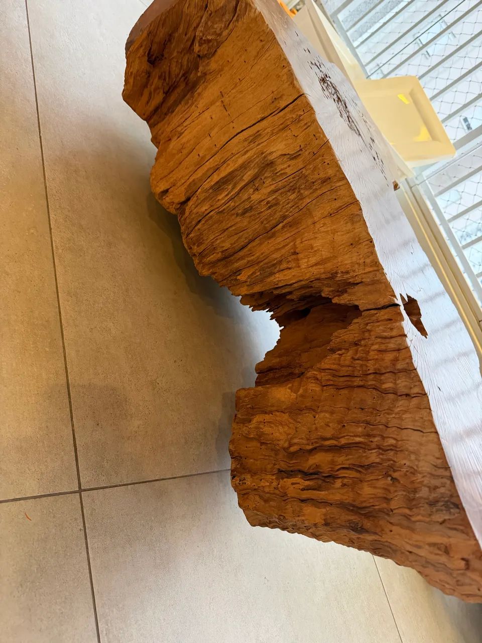 Mesa de Centro em Madeira Maciça Rústica - Peça Única - Foto 3