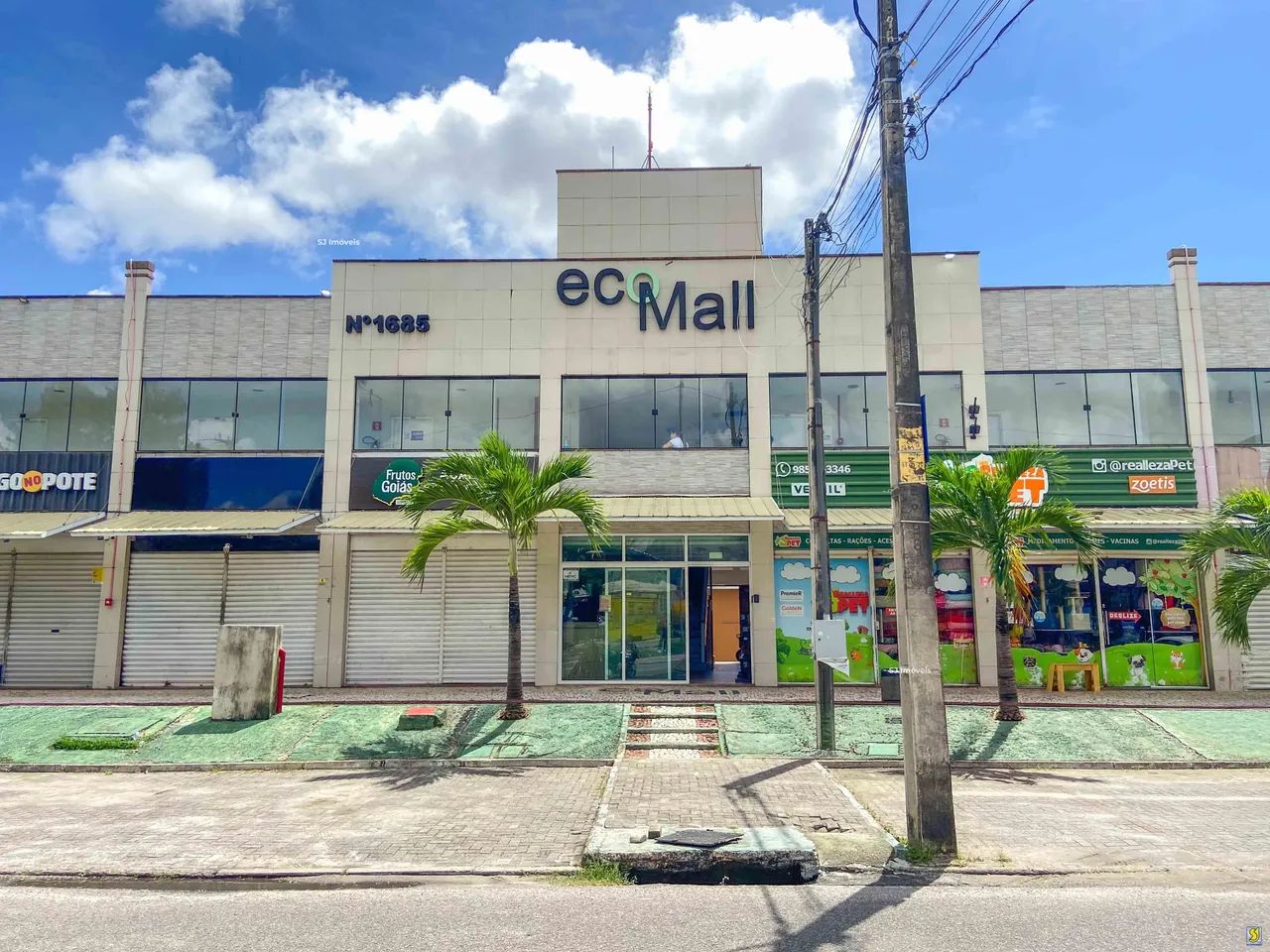 Loja funcional com estacionamento no Mondubim