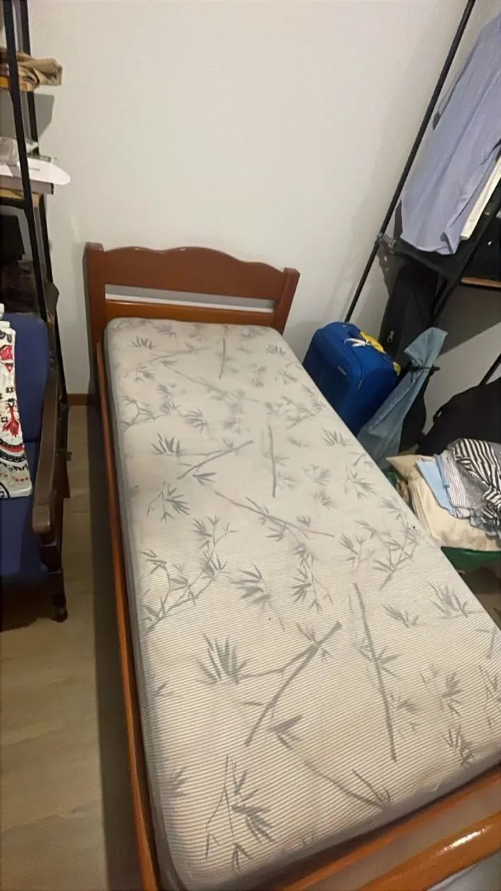2 cama solteiros de madeira maciça Angelim  - Foto 2