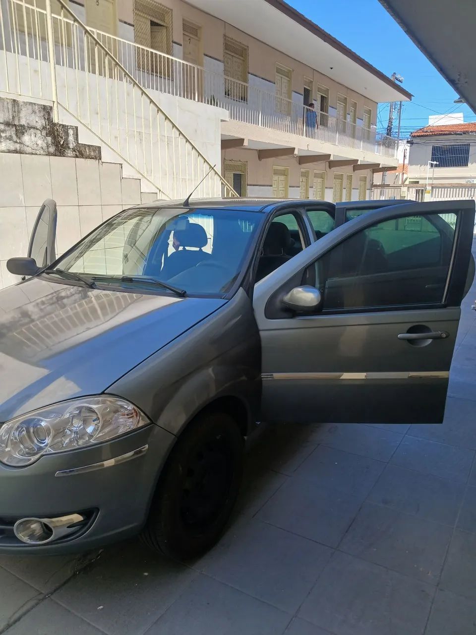 Fiat Siena Siena HLX 1.8 mpi Flex 8V 4p 2008
