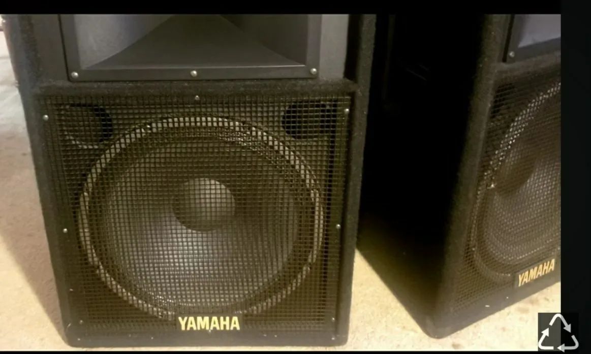 Par de caixas Yamaha passivas 15 polegadas Made in USA  - Foto 4