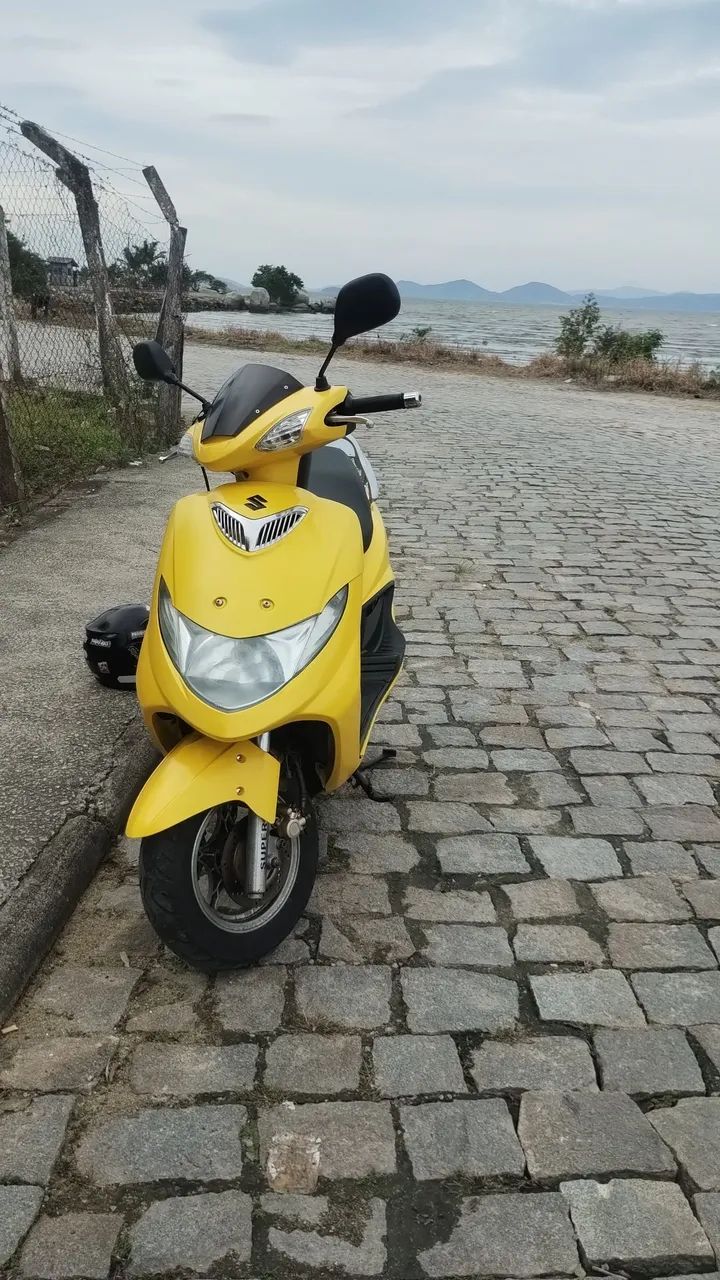Burgman Suzuki 125  - Foto 2