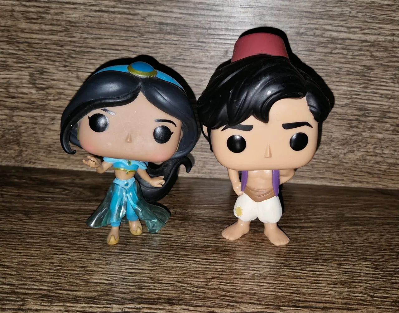 Par de Funko Pop Jasmine e Aladdin (Loose)