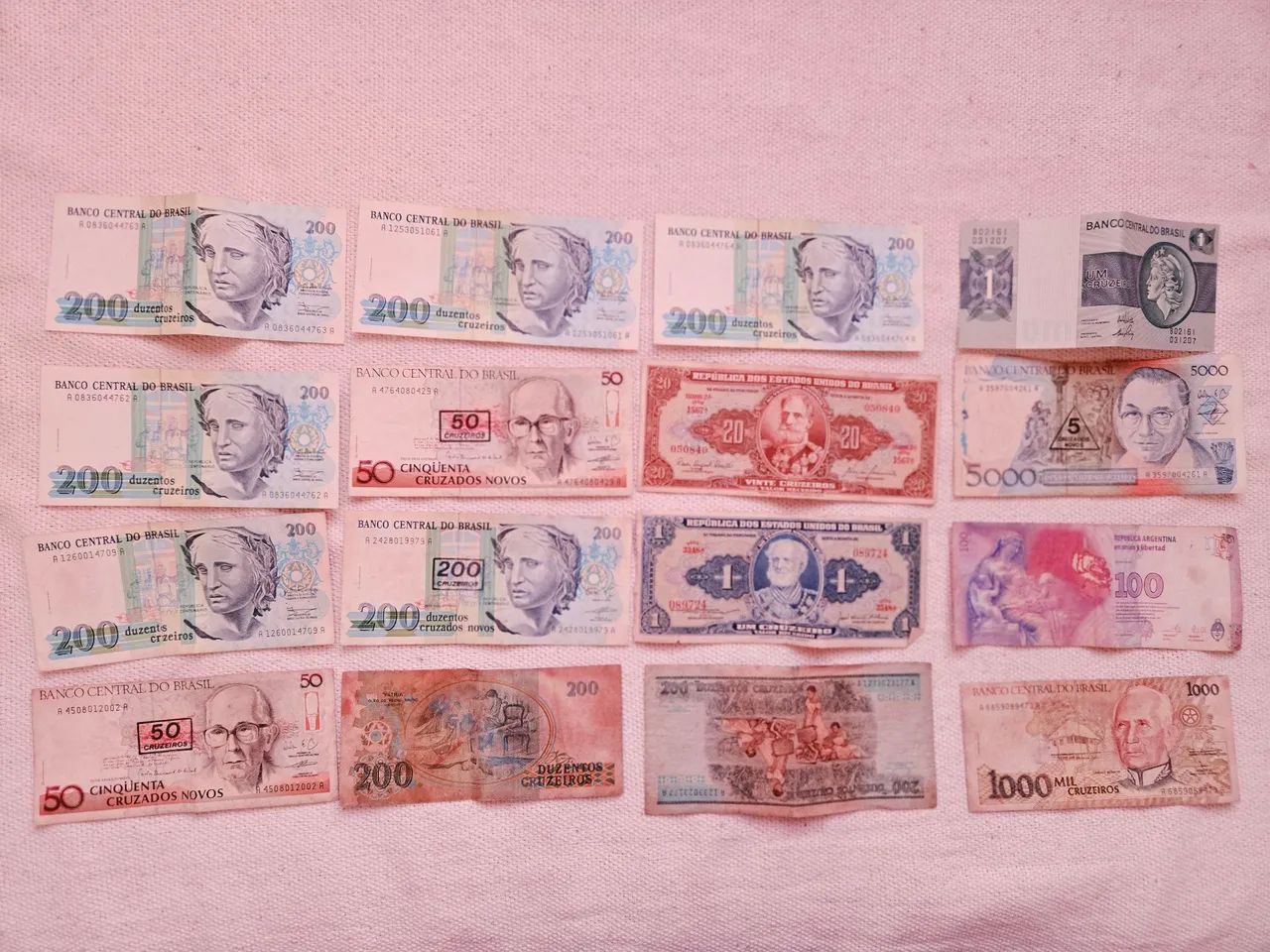 Lote Com 17 Cédulas Antigas Nacionais E Estrangeira - Coleção E Numismática