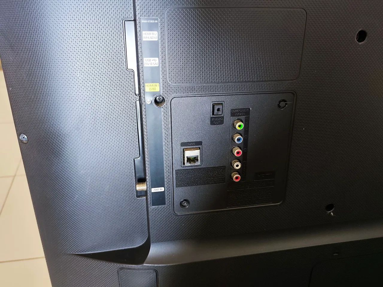 TV Samsung 40 polegadas com aplicativos televisão ótimo  estado funcionando com controle - Foto 3