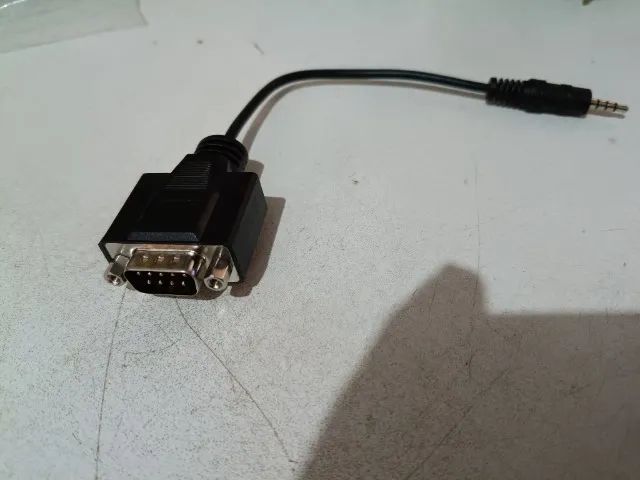 Cabo adaptador serial RS232 DB9 macho para P2 (3.5mm)