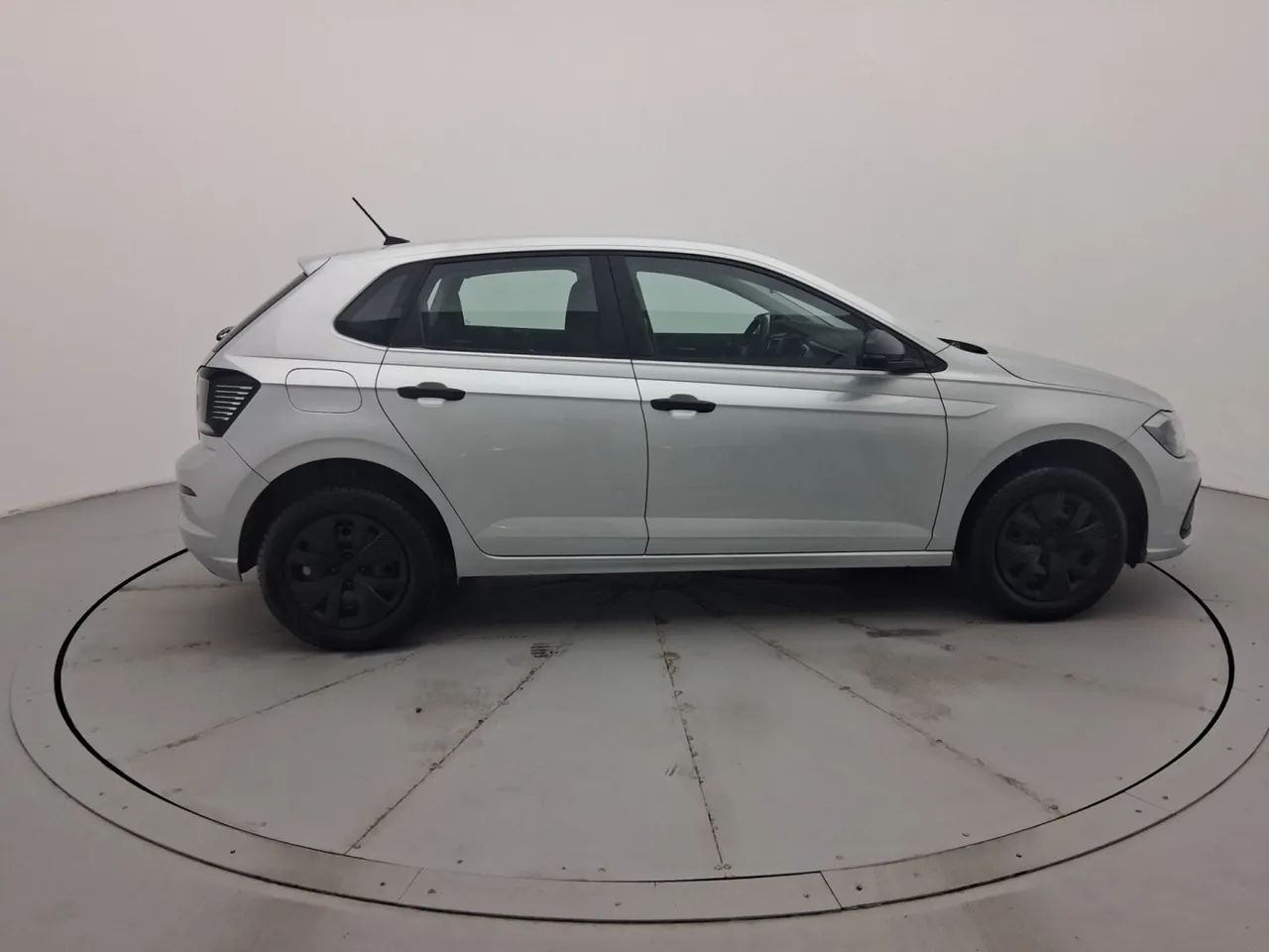 Volkswagen Polo Track 1.0 Flex 12V 5p, foto 6 de 18