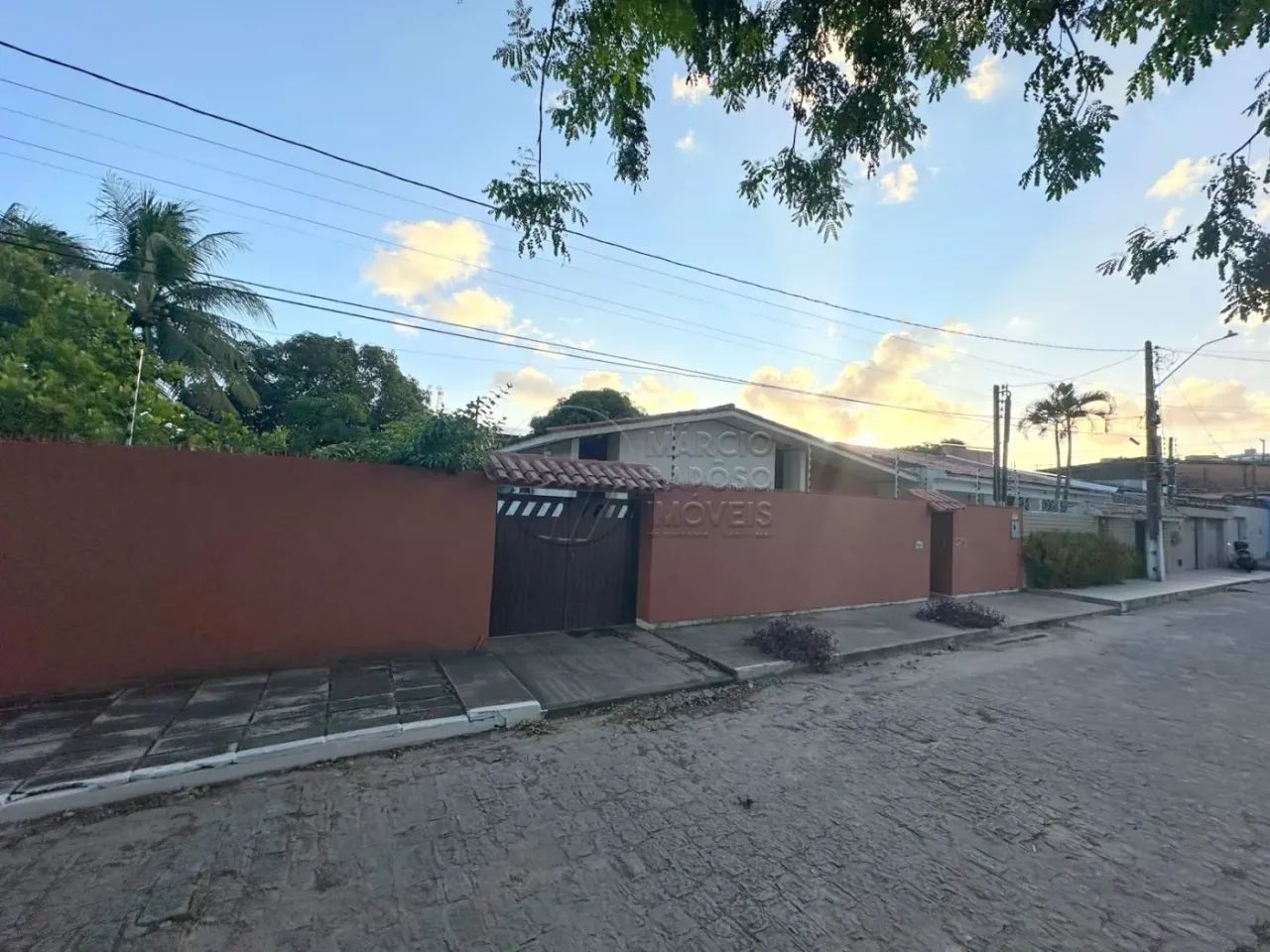 Casa de Esquina com 6 Quartos e Jardim à venda No Poço - Foto 4