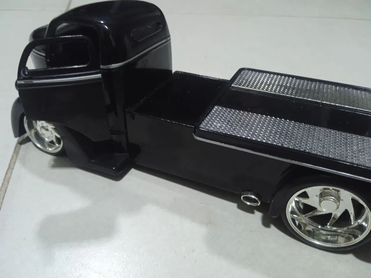 Auto modelo de Camaro SS e Ford Coe - Foto 3
