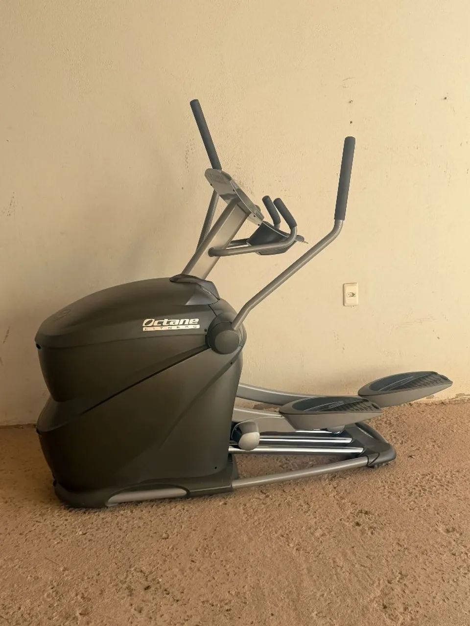 Elíptico octane profissional 