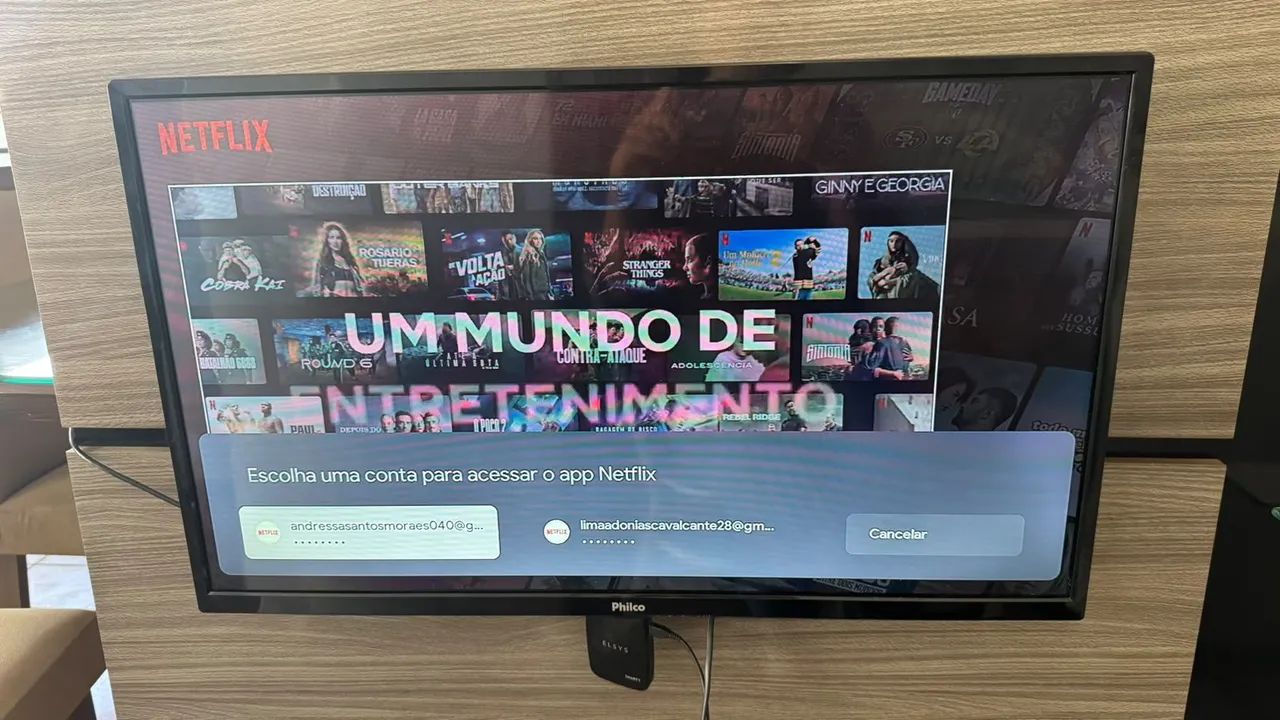 SMARTV TV PHILCO 32 POLEGADAS MUITO CONSERVADA VAI COM APARELHO DE MIDIA COMPLETA ENTREGO 