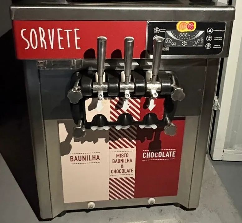 Máquina de Sorvete Logrosoft seminova