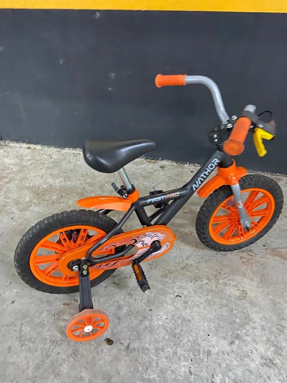 Bike  Infantil First Pro com Rodinhas - Conservada - Foto 4