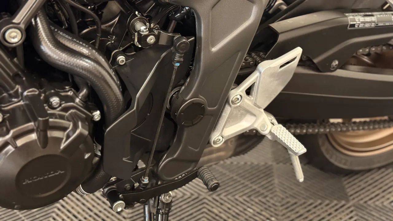 CB 650R - Foto 5