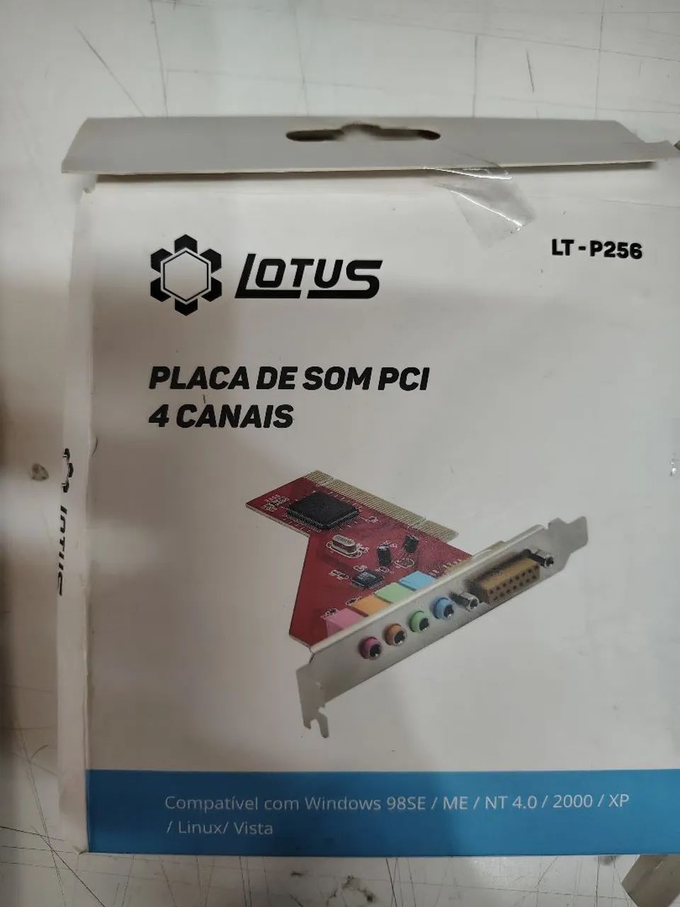 placa de som interna Lotus modelo LT-P256 com barramento PCI.