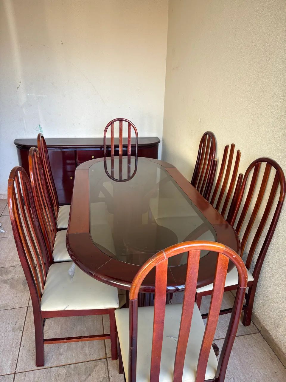 Vende-se mesa com 8 cadeiras e balcão  - Foto 5