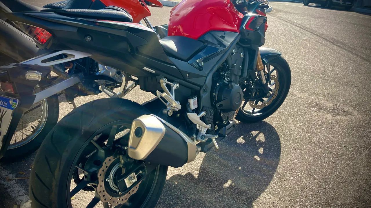 HONDA CB500 F 2024 apenas 980 km - Foto 5