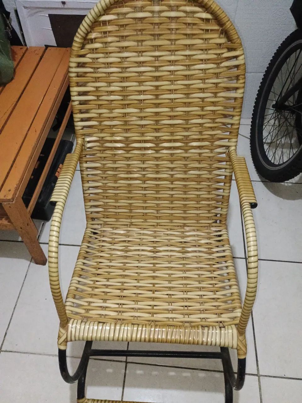 Cadeira de balanço pequena 