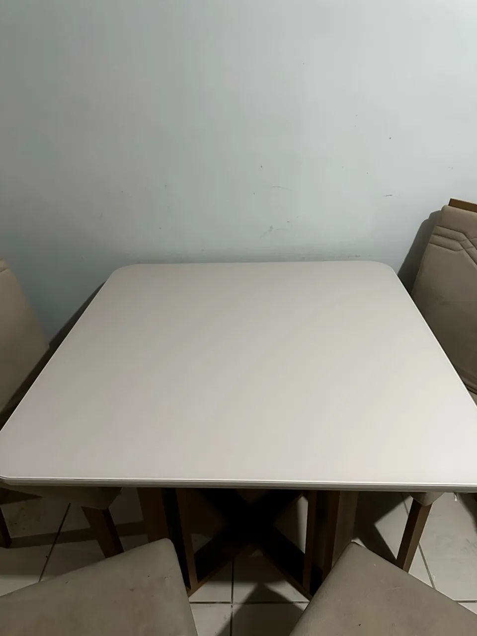 Mesa e 4 cadeiras - Foto 2