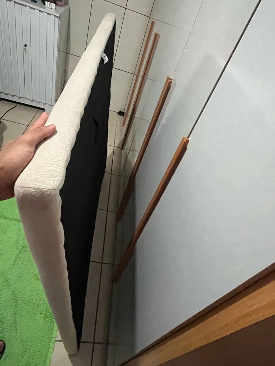 Cabeceira de cama estofada usada - venda urgente - Foto 3