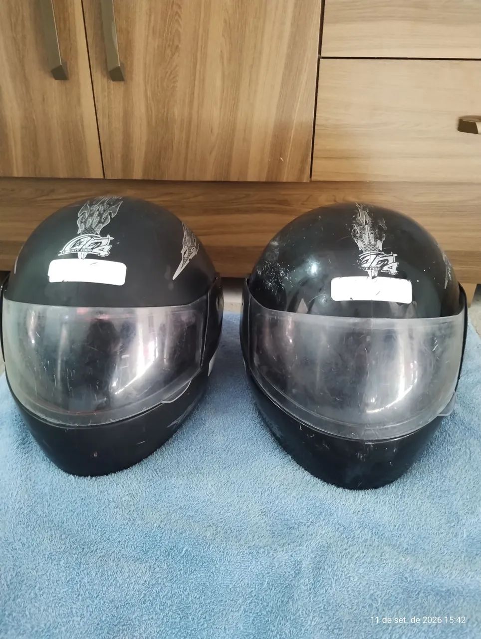 2 capacetes numeração 58 