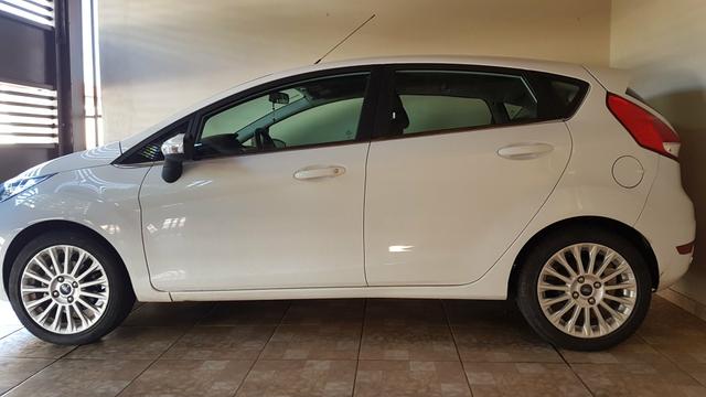 Vende-se new fiesta 2017 titanium - Foto 4