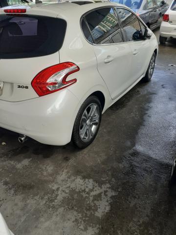 Peugeot 208 - Foto 2