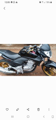VENDE-SE UMA CB 300 IMPECÁVEL