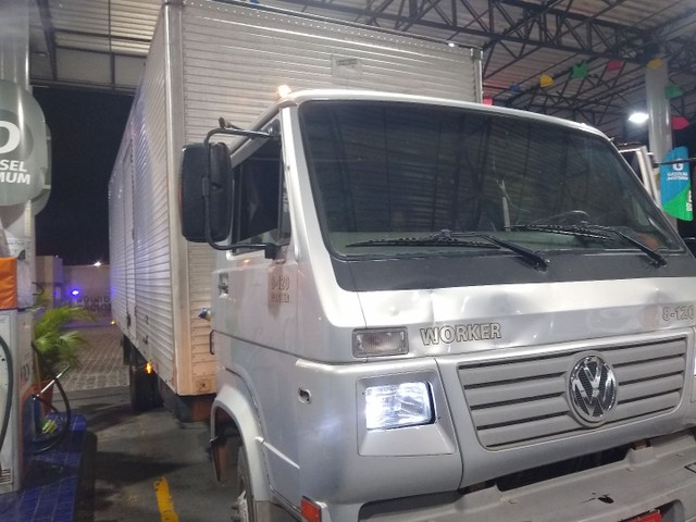 VENDO CAMINHAO 8.120 BAÚ 7.30