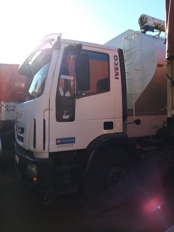 CAMINHÃO IVECO TECTOR