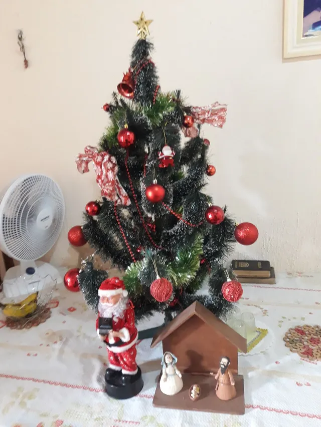 Aluguel de Árvore de Natal Completa de 1,80cm