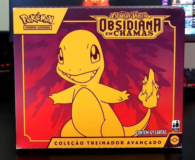 Pokémon Box Treinador Avançado Realeza Absoluta 121 Cartas em Promoção na  Americanas