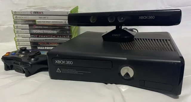 Console Xbox 360 Slim 250GB (Edição Limitada: Gears of War 3