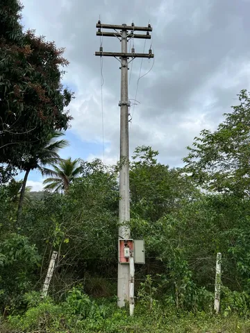 Postes para substação, com canal elétrico incluído.
