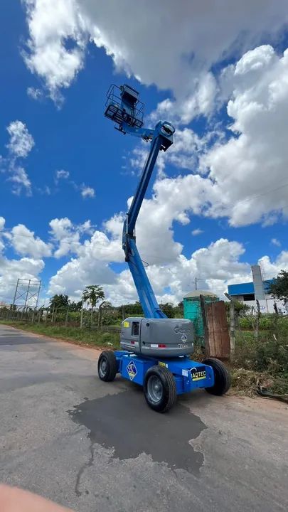 LOCAÇÃO DE PLATAFORMA ARTICULADA 