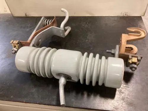 Chave Fusível Porcelana De 15 Kv /100 A - Foto 4