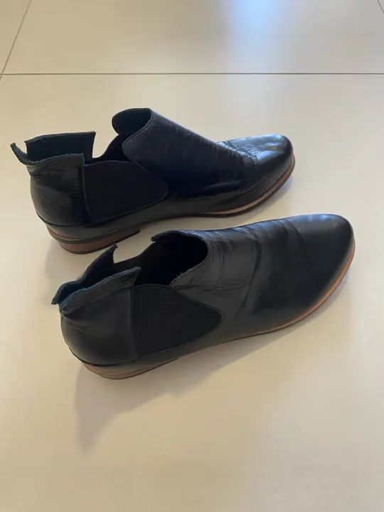 Bota de couro sem salto - cor preta - tamanho 37 - marca A Mafalda - Foto 2