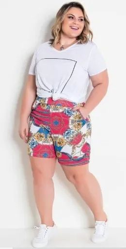 SHORT PLUS SIZE ESTAMPA LENÇO EM HELANCA - Foto 2