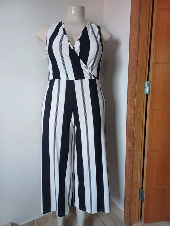 Vestidos e macacão longos e até o joelho plus size semi novo  
