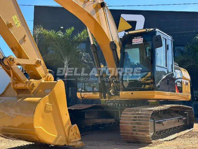 Escavadeira Caterpillar 320D2L - Potência e Durabilidade para Grandes Operações