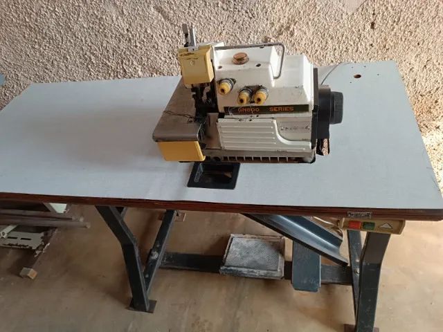 Maquina overloque industrial sem o motor - Foto 3