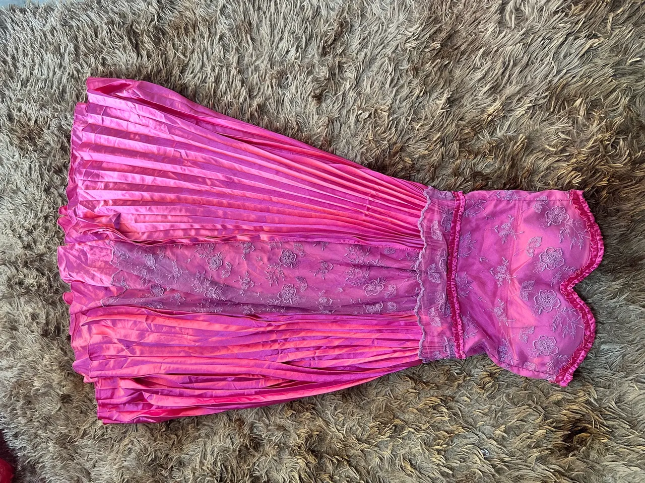 Vestido Rosa Elegante com Detalhes Bordados. Perfeito para festa de 15 anos. *79
