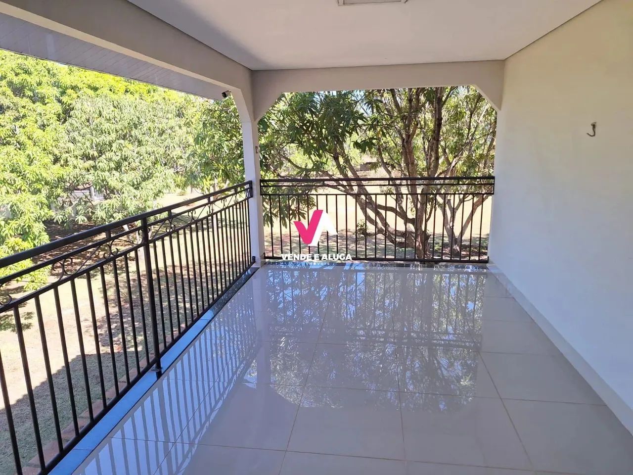 Sobrado Condomínio Flor do Cerrado 5 suítes 5 vg Venda 490m² saída para Chapada dos Guimar - Foto 4