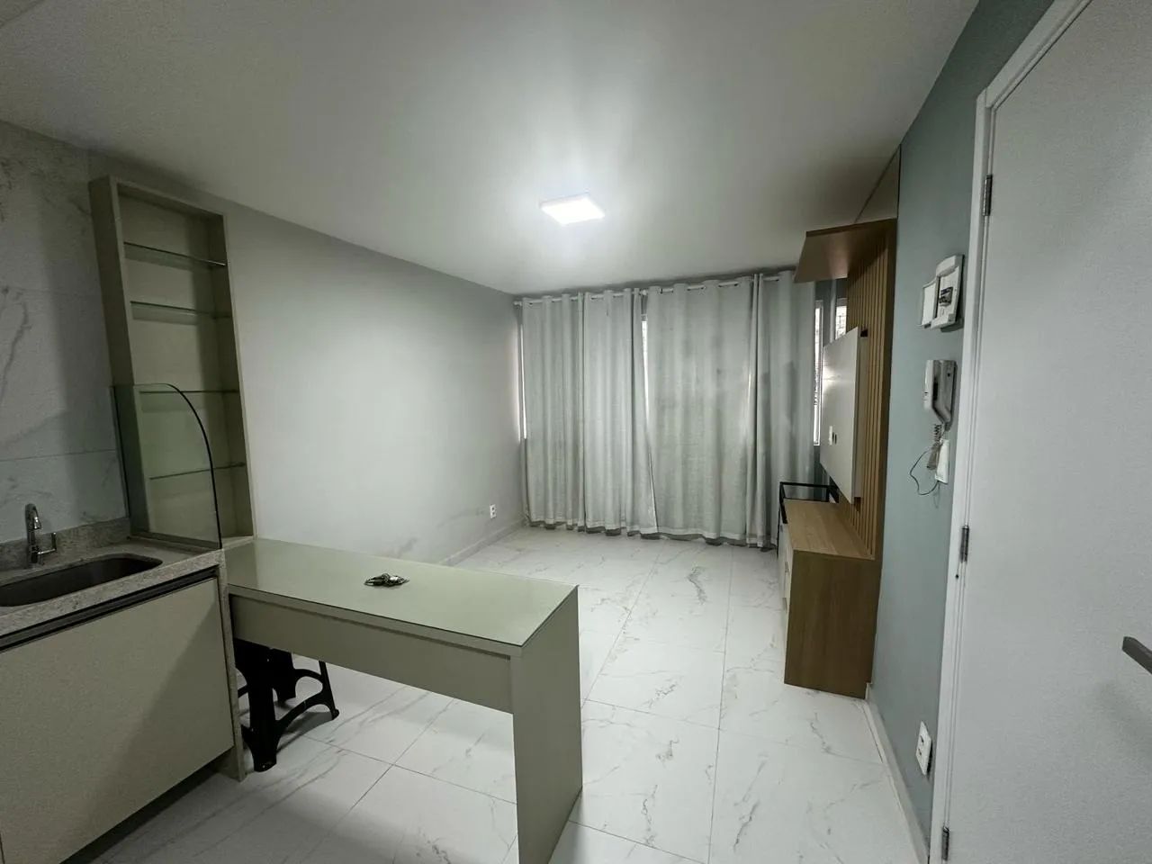 APARTAMENTO PARA ALUGUEL NA NAVEGANTES POSSUI 45 METROS REVESTIMENTOS NO PISO E ARMÁRIOS T - Foto 3