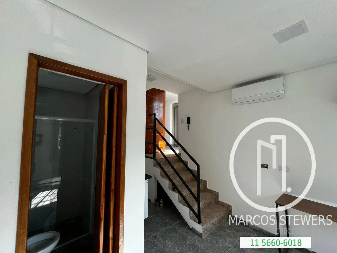 Sala Comercial com Ar Condicionado em Interlagos, ao lado do Shopping